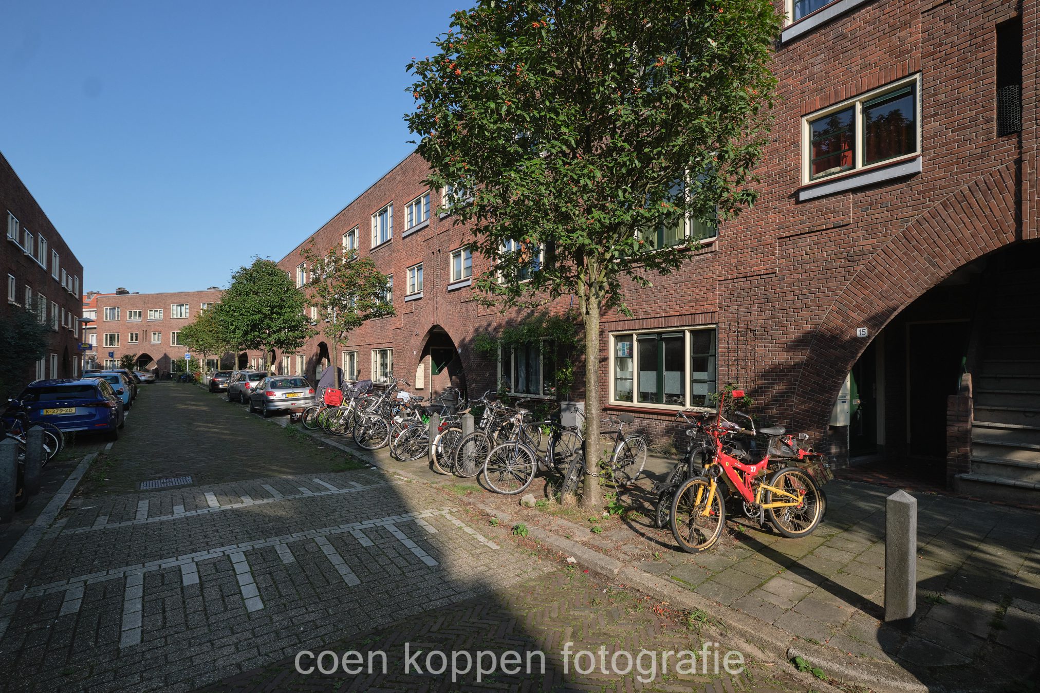 Amsterdamse School-woningen in de Jan van der Doemstraat in Tuinwijk Utrecht - Coen Koppen Fotografie